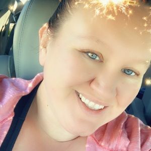 Meet your Posher, Devona